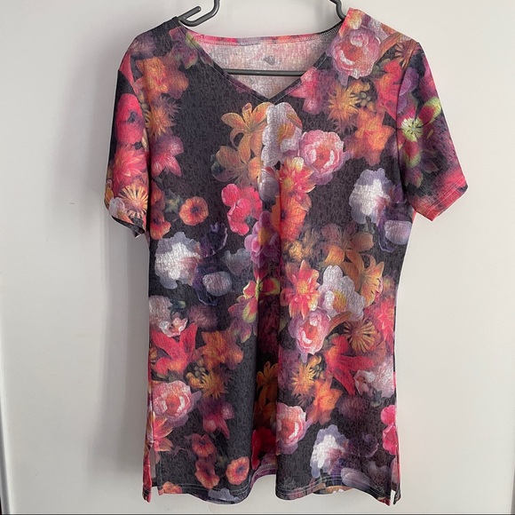 flower print V-neck tee - Picture 1 of 2